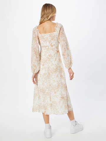 Robe de cocktail Missguided en blanc