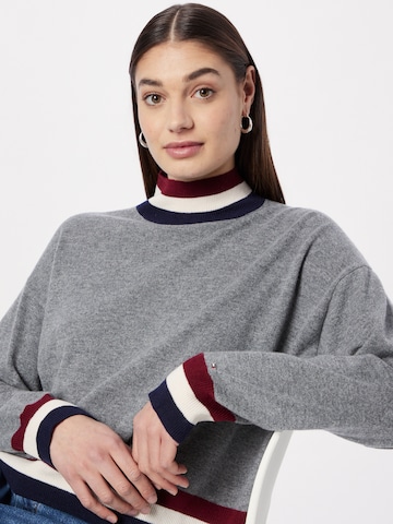 TOMMY HILFIGER Pullover in Grau