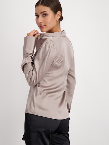 Camicia da donna di monari in grigio