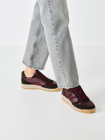 Baskets basses Tamaris en rouge