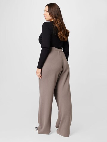 Wide leg Pantaloni di Calvin Klein Curve in marrone