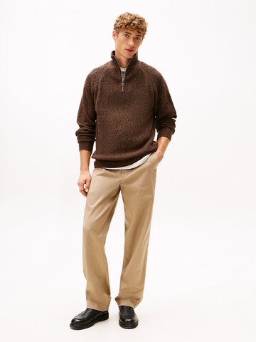 TOMMY HILFIGER Sweater in Brown