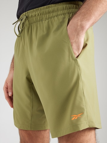 Reebok Szabványos Sportnadrágok 'WOR' - zöld