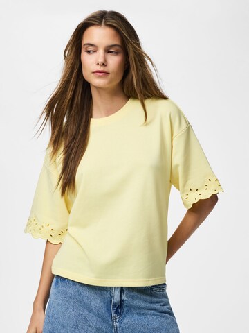T-shirt 'PCChilli' PIECES en beige : devant
