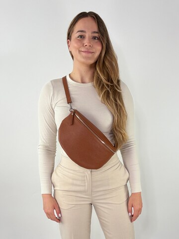 lePelou Fanny Pack 'TONI large' in Brown: front