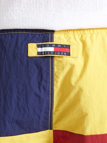 TOMMY HILFIGER - regular Pantalón en amarillo