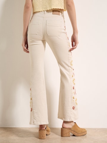 évasé Jean Apricot en beige