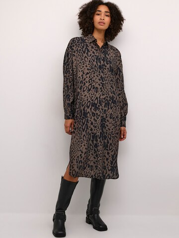 Robe-chemise 'Jemma' Kaffe en marron : devant