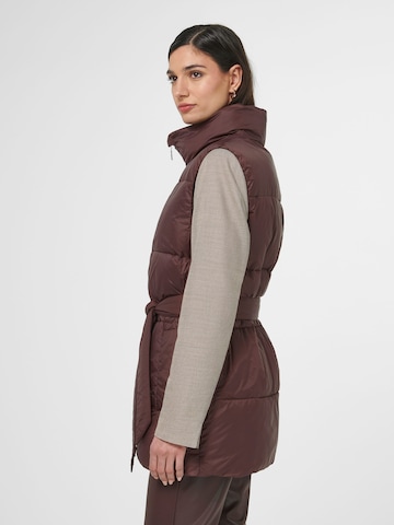 MADELEINE Weste in Braun