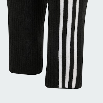 ADIDAS ORIGINALS Návleky na nohy 'Adiluna Season 2 x Jennie' – černá