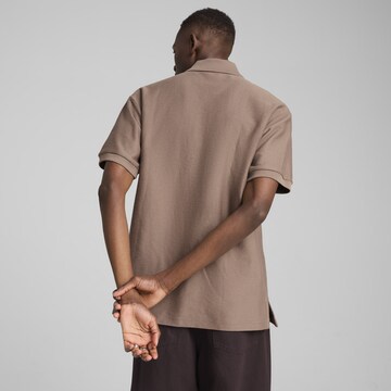 T-Shirt 'Premium Ess' PUMA en marron