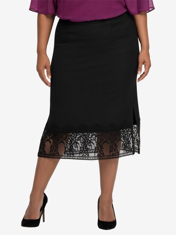 SHEEGO Skirt in Black: front