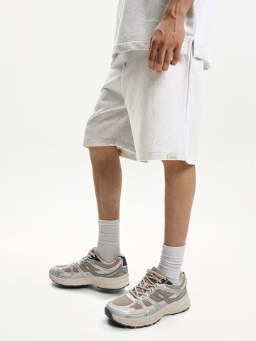 Bershka Loose fit Trousers in Grey