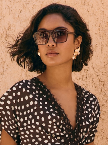Friends Like These Sunglasses in Brown