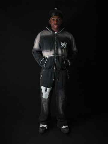 Vemue Baggy Sports trousers 'Black On Black' in Grey