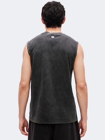Tricou de la Champion pe negru