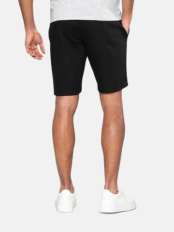 Threadbare Regular Shorts in Schwarz