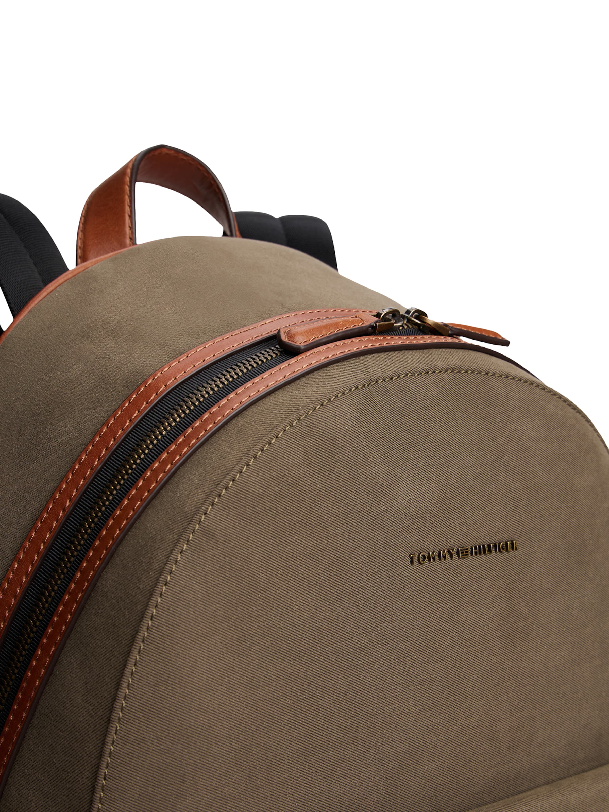 TOMMY HILFIGER Rucksack in Grau