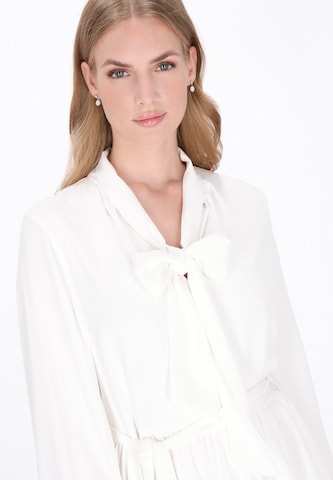 Robe DreiMaster Klassik en blanc