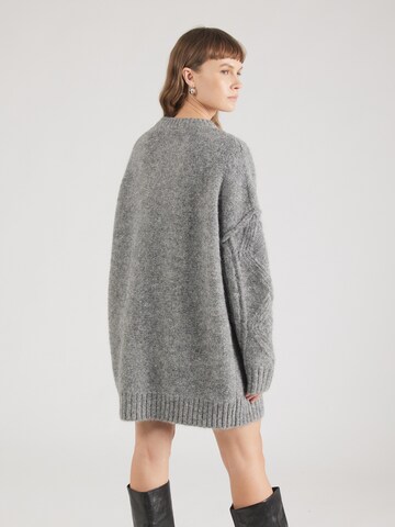 TOPSHOP Платье в Серый