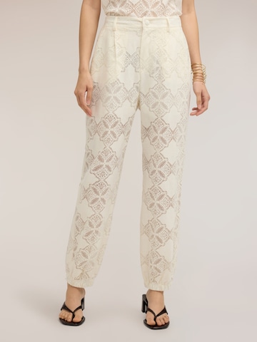 MOTIVI Baggy Broek in Wit: voorkant