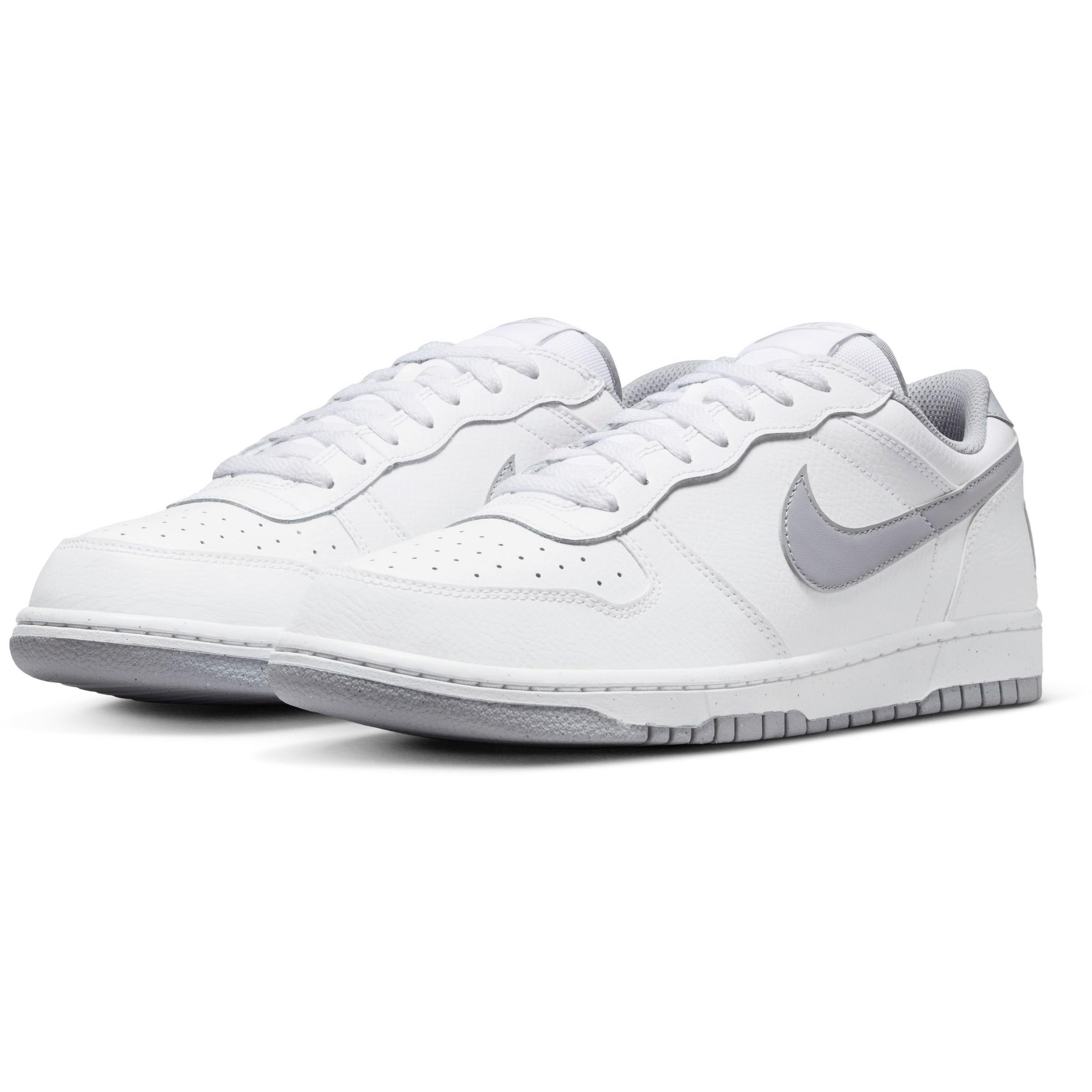 Nike Sportswear Sneakers in White