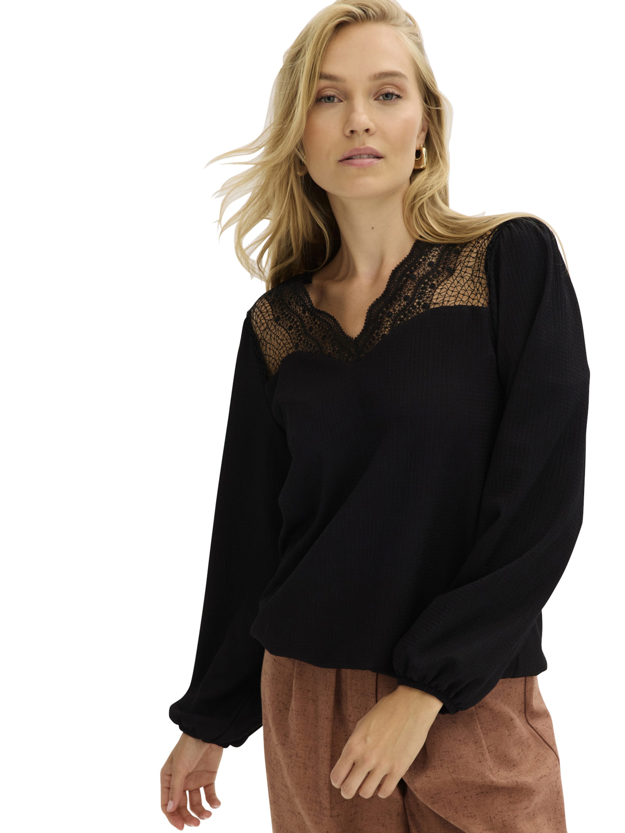 bonprix - Blusa en negro: frente