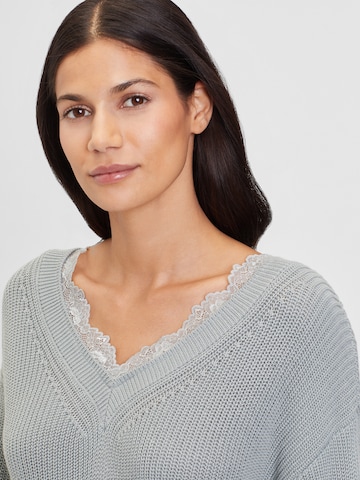 Pullover di LASCANA in grigio