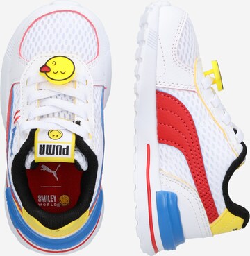 PUMA - Sapatilhas 'SMILEYWORLD' em branco