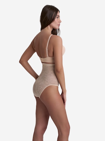 Slip scultant 'Lacy High Waist Shaping Brief' Bye Bra en beige