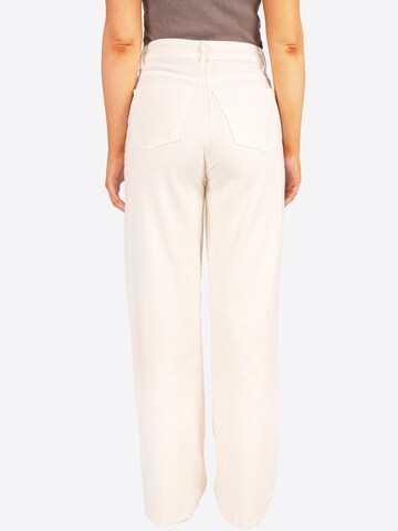Seasons of April Regular Broek 'Estelle' in Beige