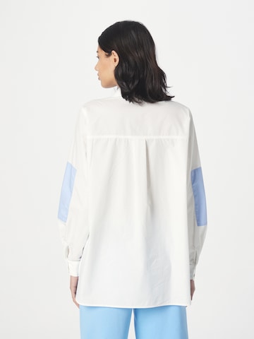 SISTERS POINT - Blusa 'EPANA' en blanco