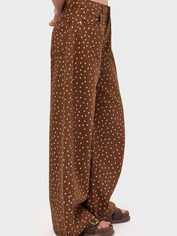 IT'S BASIC Baggy Jeans 'POLKA BAGGY LOW RISE JEANS' in Bruin