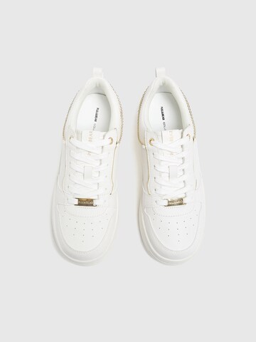 Baskets basses Pull&Bear en blanc