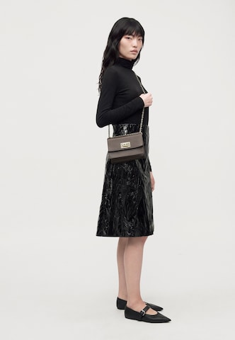FURLA Τσάντα ώμου '1927' σε καφέ