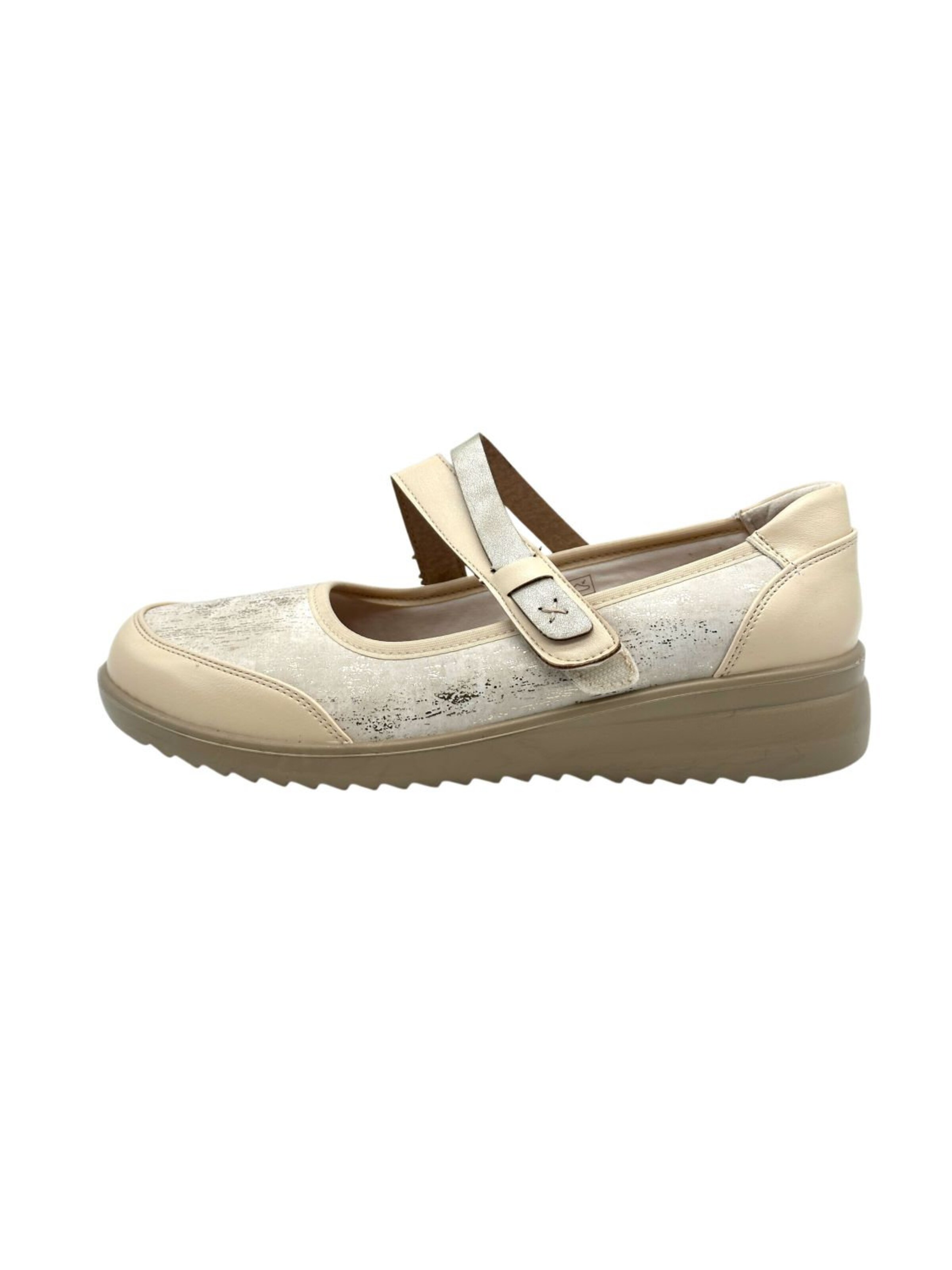 Nowaland Classic Flats in Beige