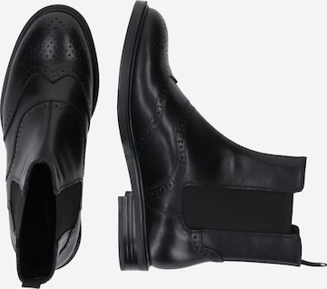 VAGABOND SHOEMAKERS Chelsea Boots 'AMINA' in Black