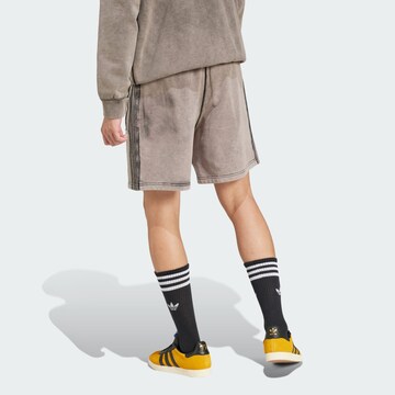 ADIDAS ORIGINALS Regular Панталон 'Premium Essentials' в сиво