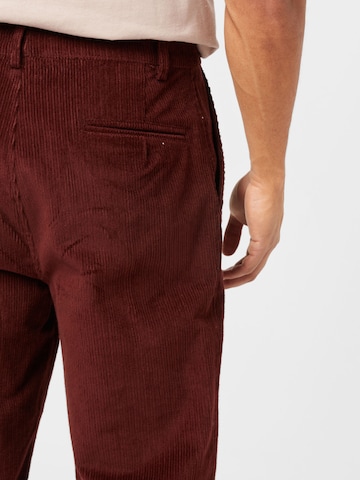 Loosefit Pantaloni eleganți 'Danny' de la ABOUT YOU pe maro