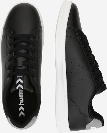 Sneaker low 'Busan' de la Hummel pe negru