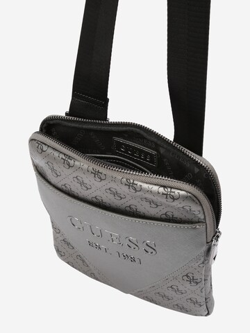 Sac à bandoulière 'MILANO' GUESS en gris