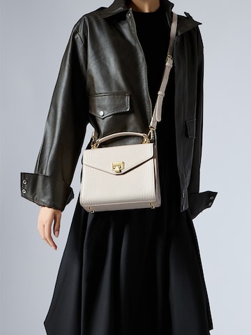 Victoria Hyde Handtasche 'Duchess' in Beige: Vorderseite