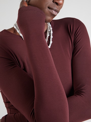 WEEKDAY - Camiseta en rojo