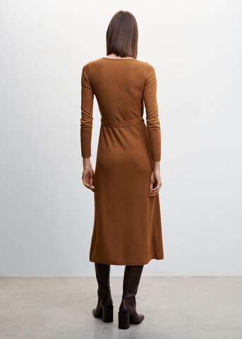 MANGO Gebreide jurk 'Layers' in Bruin
