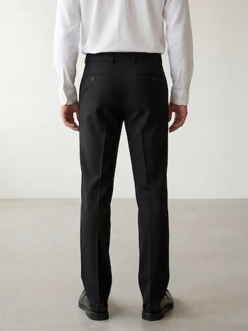 ARMIEregular Hlače 'The Anders Regular Fit Suit Pant' - crna boja