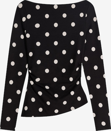 Bershka Shirt in Zwart: voorkant