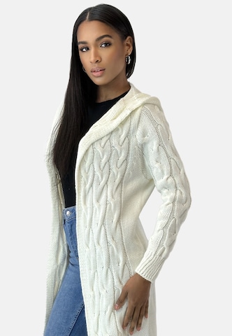 Manteau en tricot Elara en blanc