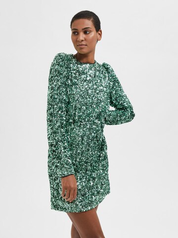 Robe 'Colyn' SELECTED FEMME en vert : devant