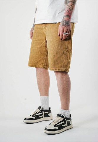 2Y Premium Regular Shorts in Braun