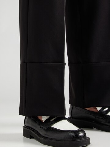 Wide Leg Pantalon à plis 'ONLORIDA' ONLY en noir